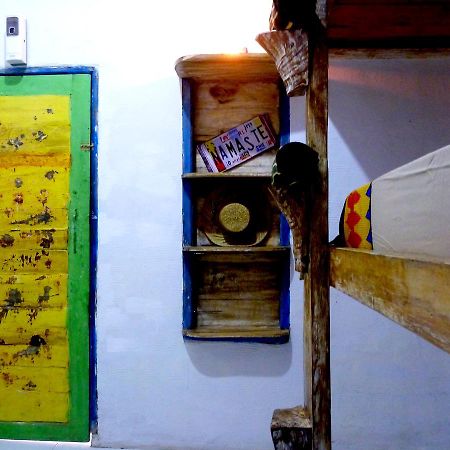 Hostel Gipsy Backpackers Gili Trawangan Exterior foto