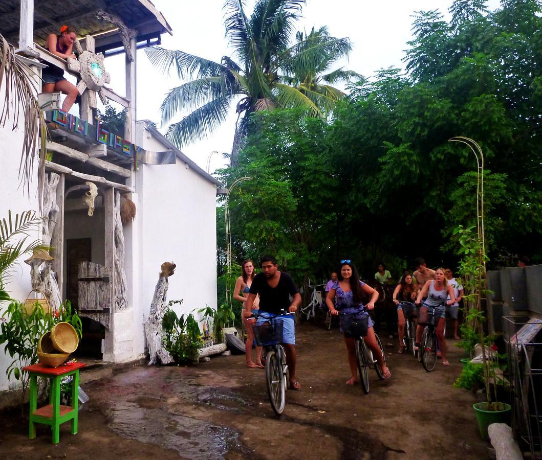 Hostel Gipsy Backpackers Gili Trawangan Exterior foto
